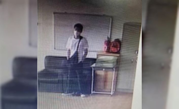 Güney Kore’de liseyi basan saldırgan öğretmeni bıçakladı