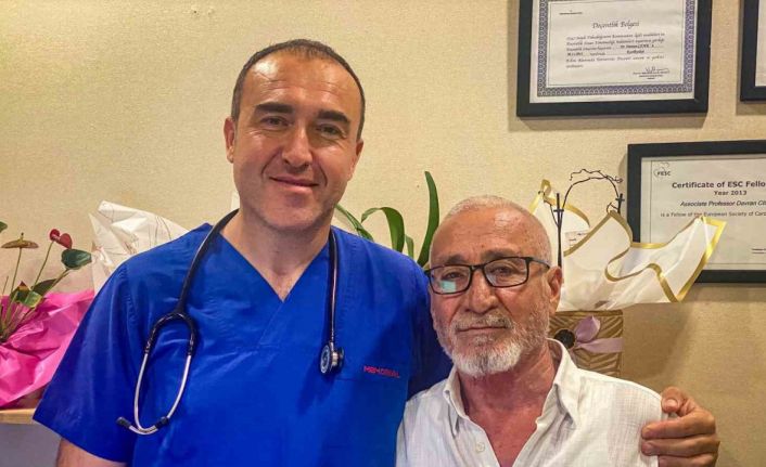 Hasta eşine bakmak için ameliyat olmayı reddeden yaşlı adamdan fedakarlık örneği