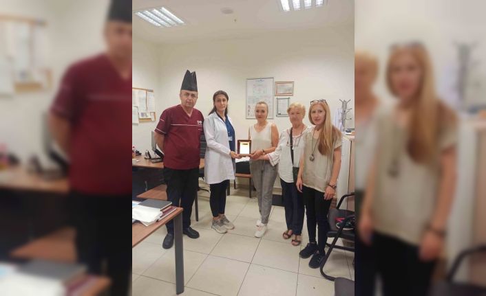 Hayvan severlerden Şehir Hastanesi’ne teşekkür plaketi