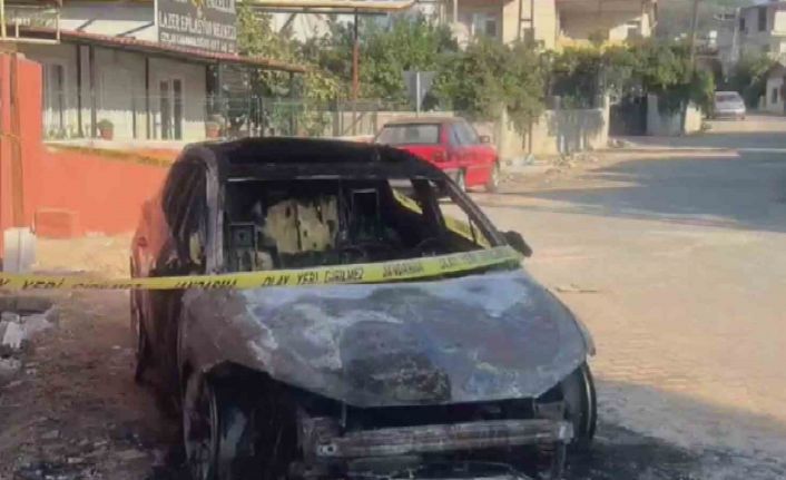 İki aracı kundaklayan zanlıyı jandarma yakaladı