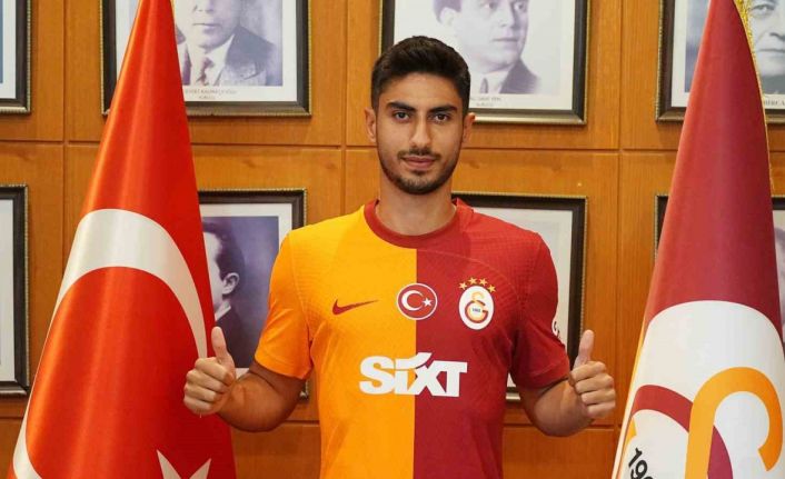 İlhami Siraçhan Nas: "Böyle büyük bir kulübün parçası olmaktan dolayı çok mutluyum"