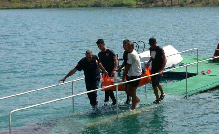 İngiliz turist yüzmek için girdiği ırmakta çevredekilerin gözü önünde can verdi