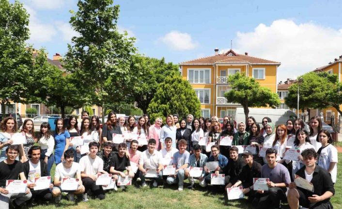 İzmit Çınar Akademi mezunları üniversiteli oldu