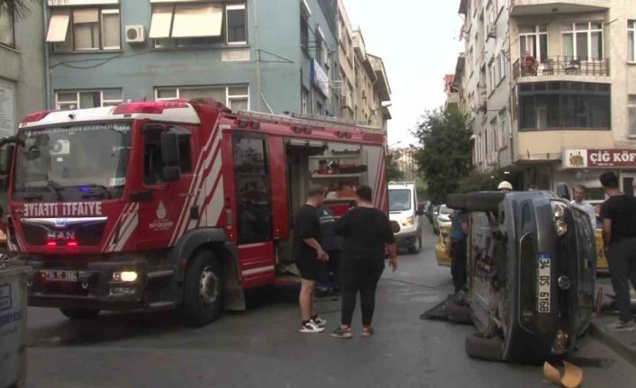 Kadıköy’de iki araç böyle çarpıştı: 1 yaralı