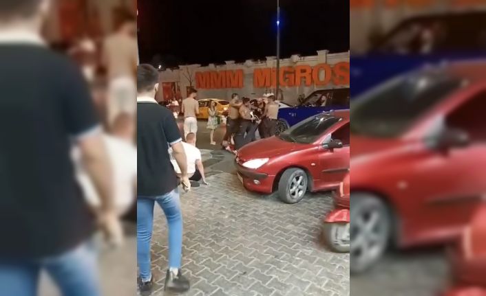 Kadıköy’de tartıştığı kadını darp etmeye kalktı, uyaran vatandaşlarla da kavga etti