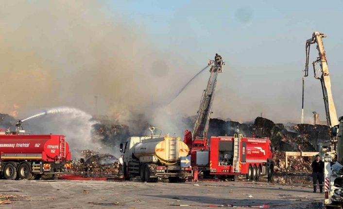 Kağıt fabrikası yangını kontrol altına alındı