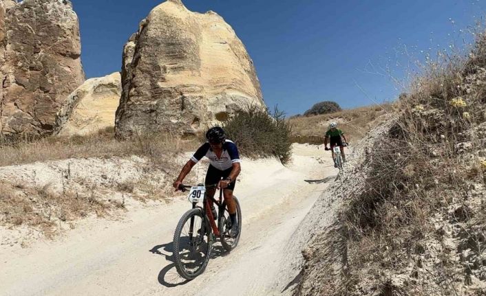 Kapadokya’da 35 kilometre pedal çevirdiler