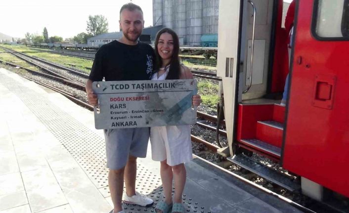 Kars’ta Doğu Ekspresi’ne yoğun ilgi