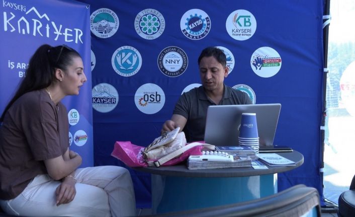 Kayseri Kariyer Merkezi, vatandaşlara iş kapısı olmaya devam ediyor