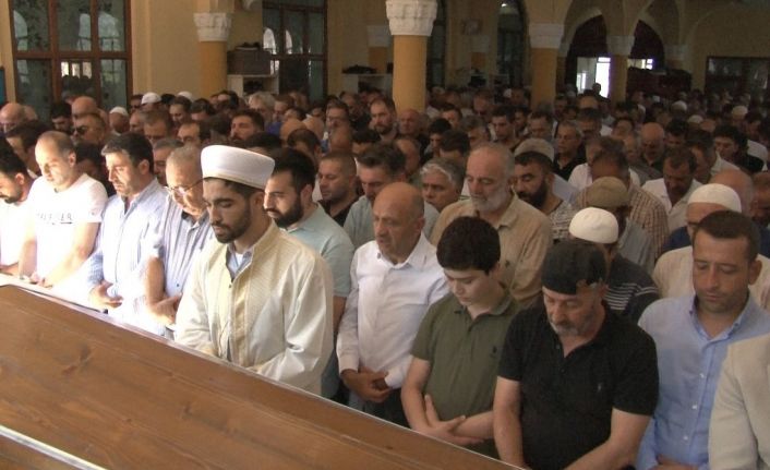 Kazada hayatını kaybeden kulüp başkanı oğlunun kıldırdığı cenaze namazıyla son yolculuğuna uğurladı