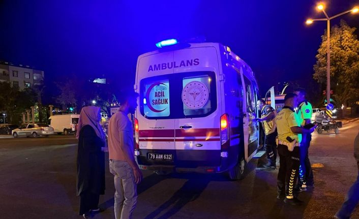 Kilis’te otomobil ve motosiklet çarpıştı: 1’i ağır 2 yaralı