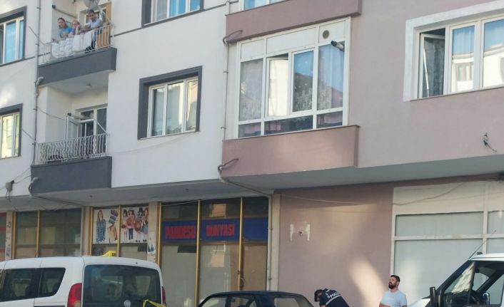 Köstebek tabancası patladı: 2 yaralı