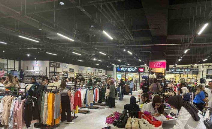 KUMSmall AVM yeni markalarla büyümeye devam ediyor