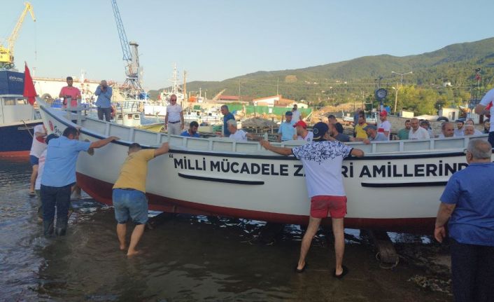 Kurtuluş Savaşı’nda mühimmat taşıyan denk kayığı bir asır sonra yeniden denize indi