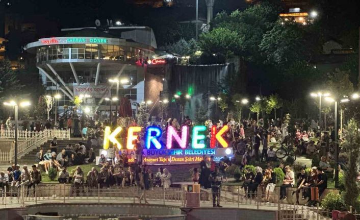 Malatya’da deprem sonrası büyük korku yaşayan vatandaşlar parklara akın etti