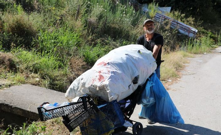 Maratoncunun yürek yakan dramı: Atık topluyor