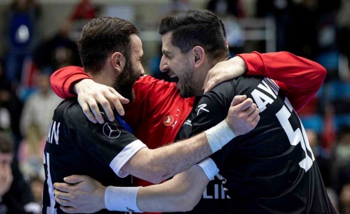 Mercedes-Benz Türk, Hentbol Milli Takımları’nın resmi ulaşım sponsoru olmayı sürdürecek