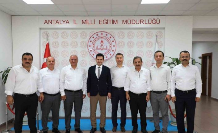 Miran:"  Antalya eğitim çalışanlarının gösterdiği özveri ve hayırseverlerin desteği ile örnek şehir"