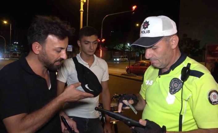 Motosiklet sürücülerine sıkı denetim: "Kask siparişi verdim" bahanesi cezadan kurtaramadı