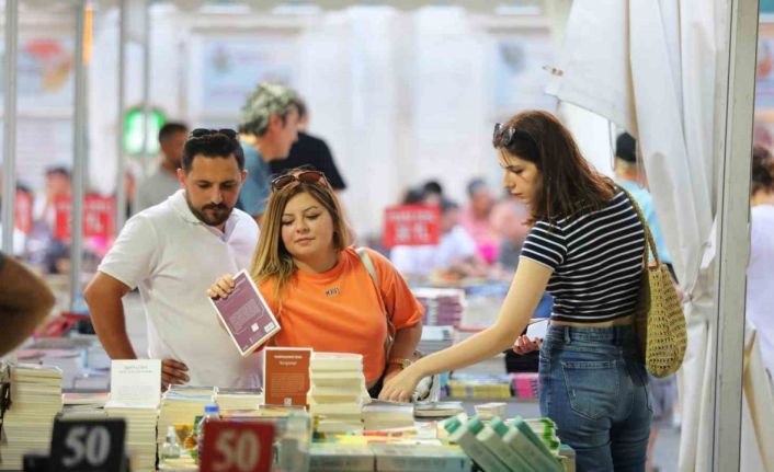 Mudanya 5. Kitap Fuarı ’Cumhuriyet ve Demokrasi’ temasıyla başladı