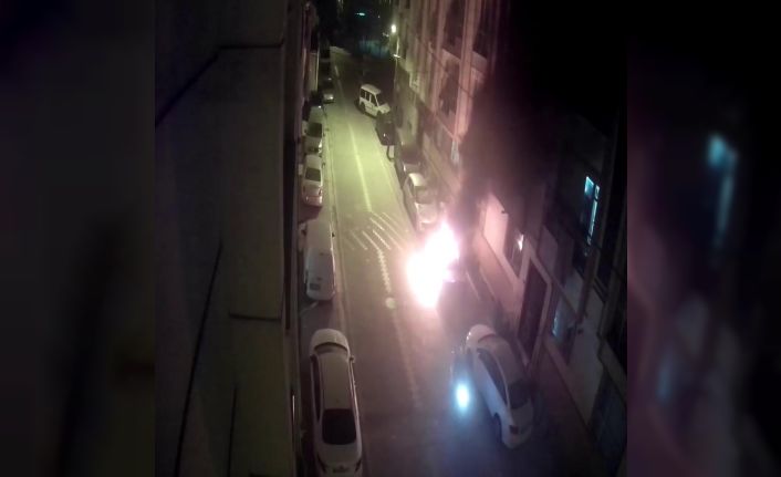 Nijeryalı gencin lüks aracını kundaklayıp böyle kaçtı