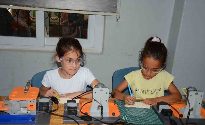 Öğrenciler bilimsel el berecilerini Mersin Büyükşehir Belediyesiyle geliştiriyor