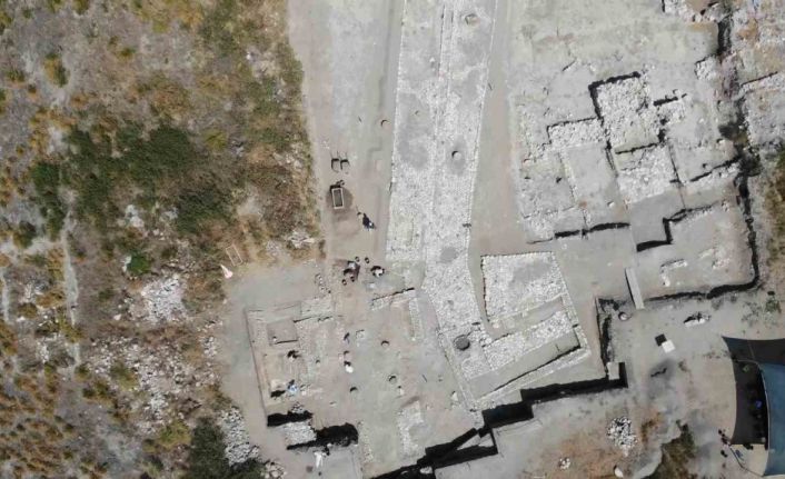 Oluz Höyük’te 2 binden fazla bulundu: Anadolu’nun en büyük boya bezemeli çanak, çömlek koleksiyonu