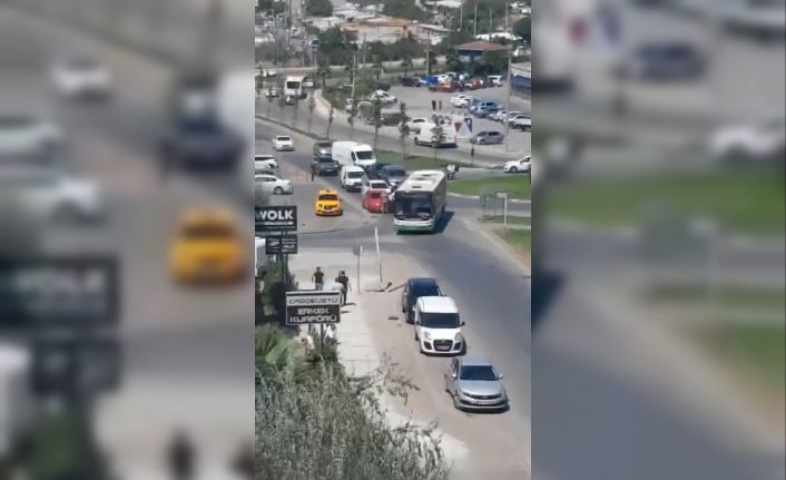 Otobüs ile otomobil şoförü yolu paylaşamadı