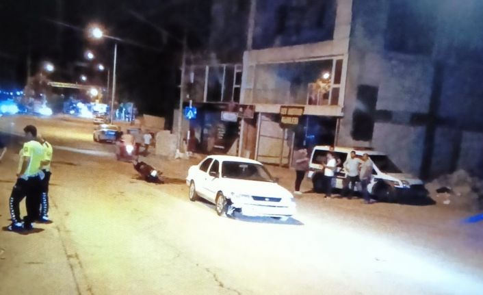 Otomobil ile motosiklet çarpıştı: 3 yaralı