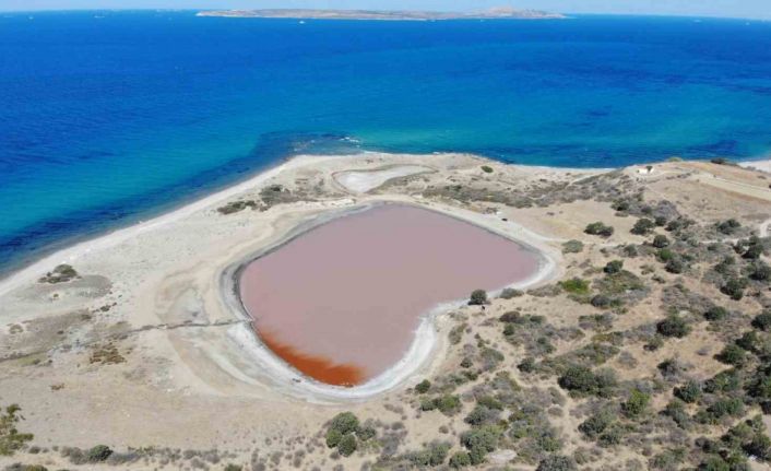 (Özel)  Çanakkale’de 2 bin yıllık antik liman, kalpli pembe göle dönüştü