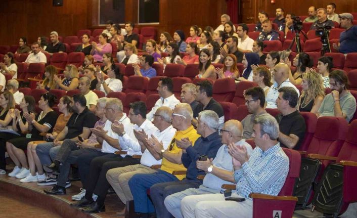 Prof. Dr. Uyar: "İklim değişikliğinin ve enerji sorununun çözümü yenilenebilir enerjide"