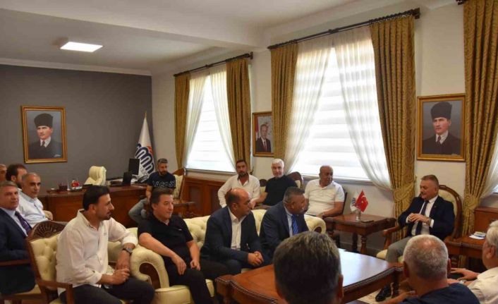 Sadıkoğlu, Vali Yazıcı’yı şehrin ticareti ve sanayisi hakkında bilgilendirdi