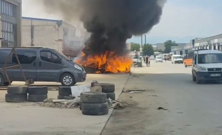 Sanayi sitesinde korkutan yangın