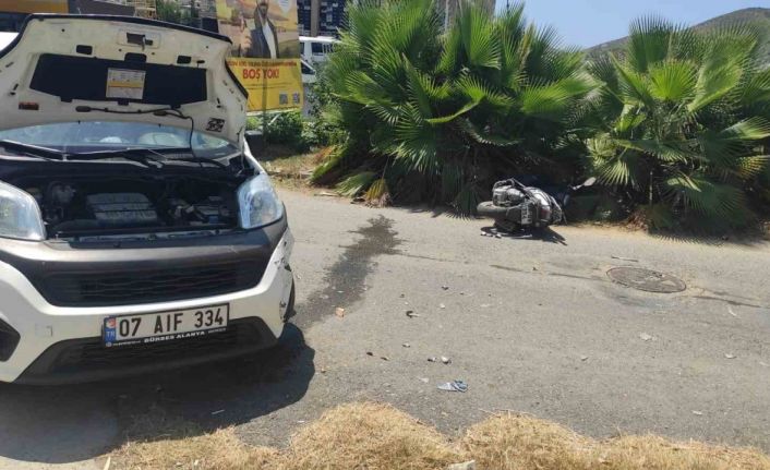 Sigortasız motosikletle kaza yapan ehliyetsiz sürücü yaralandı