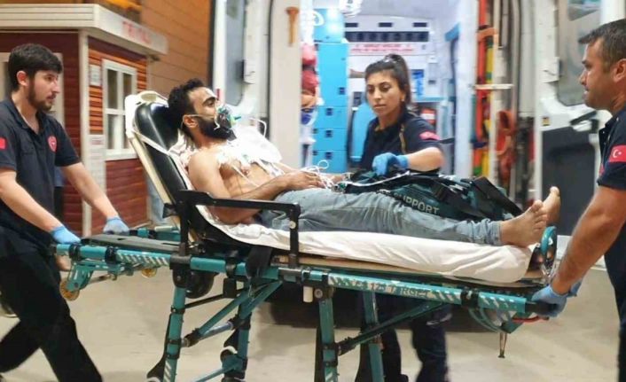 Silahla yaralandı, bakkala sığındı