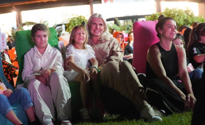 Sinema Günlerinde "Mavi Boncuk’’ adlı oyun izleyicilerle buluştu