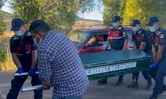 Sivas’ta iki genç göğüslerinden vurulmuş halde ölü bulundu