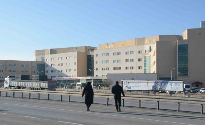 Tatvan Devlet Hastanesine atanan doktorlar hasta kabulüne başladı