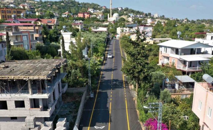 Toroslar’da yol bakım ve onarım çalışmaları sürüyor