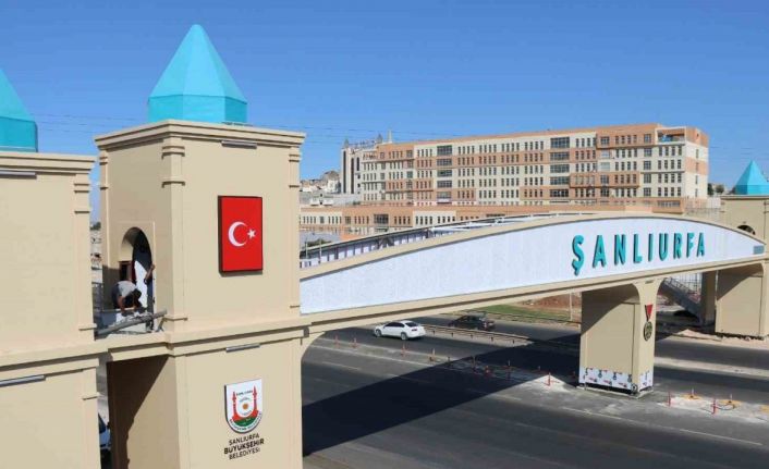 Trafik güvenliği yapılan üst geçitlerle sağlanıyor