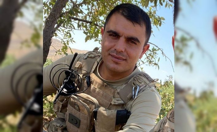 Trafik kazasında hayatını kaybeden uzman çavuş ve kızı Batman’da toprağa verildi