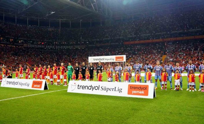Trendyol Süper Lig: Galatasaray: 0 - Trabzonspor: 0 (Maç devam ediyor)