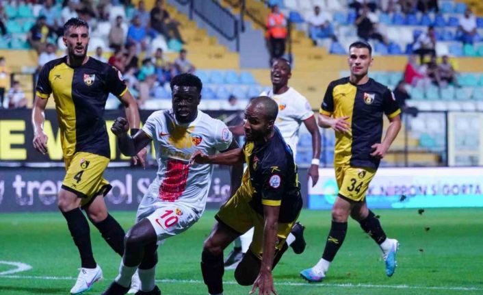 Trendyol Süper Lig: İstanbulspor: 0 - Kayserispor: 0 (İlk yarı)