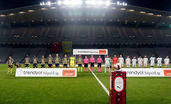 Trendyol Süper Lig: MKE Ankaragücü: 1 - Adana Demirspor: 1 (İlk yarı)