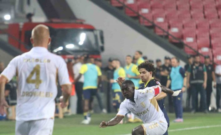 Trendyol Süper Lig: Y. Samsunspor: 0 - Fenerbahçe: 0 (İlk yarı)