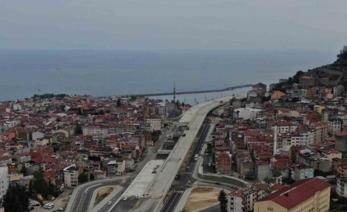 Türkiye’nin en maliyetli şehir içi yollarından Kanuni Bulvarı son şeklini almaya başladı