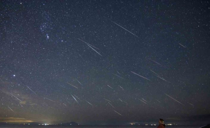 Tuz gölünde meteor yağmuruyla eşsiz görüntüler ortaya çıktı