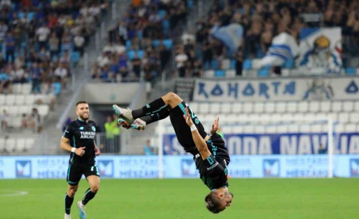 UEFA Avrupa Konferans Ligi: Osijek: 1 - Y. Adana Demirspor:1  (İlk yarı)