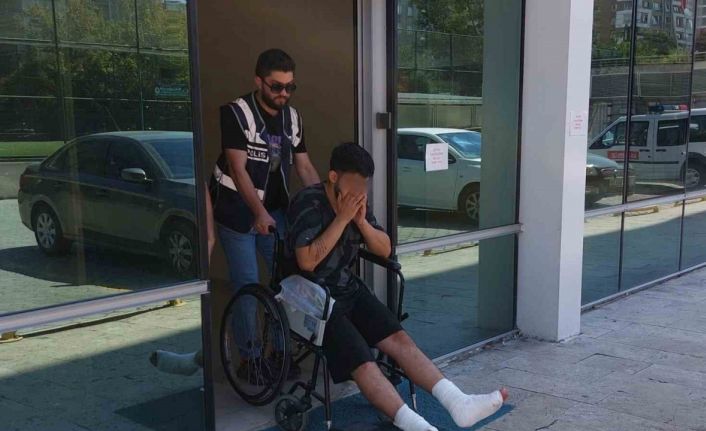 Uyuşturucu şüphelisi polisten kaçarken ayakları kırıldı, tekerlekli sandalye ile cezaevine gönderildi