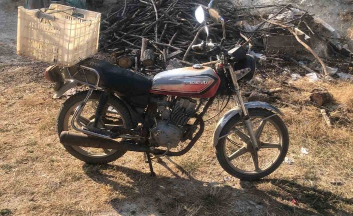 Uyuşturucu taciri çalıntı motosikletle yakalandı